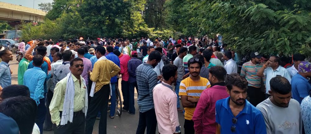 SAIL AWA workers are not getting Rs 1400, commotion at Murga Chowk, dispute at the main gate