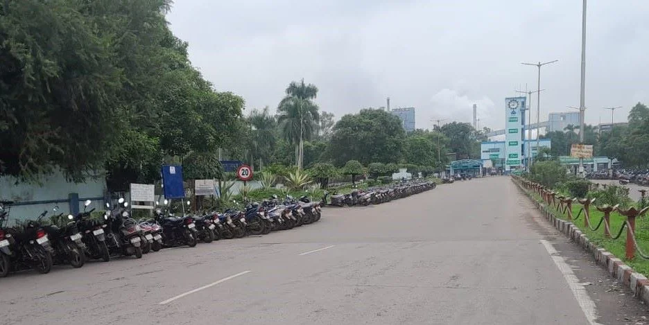 Arrangement of death from BSP Boria to main gate, now illegal parking at the main entrance