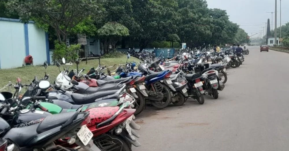 Arrangement of death from BSP Boria to main gate, now illegal parking at the main entrance