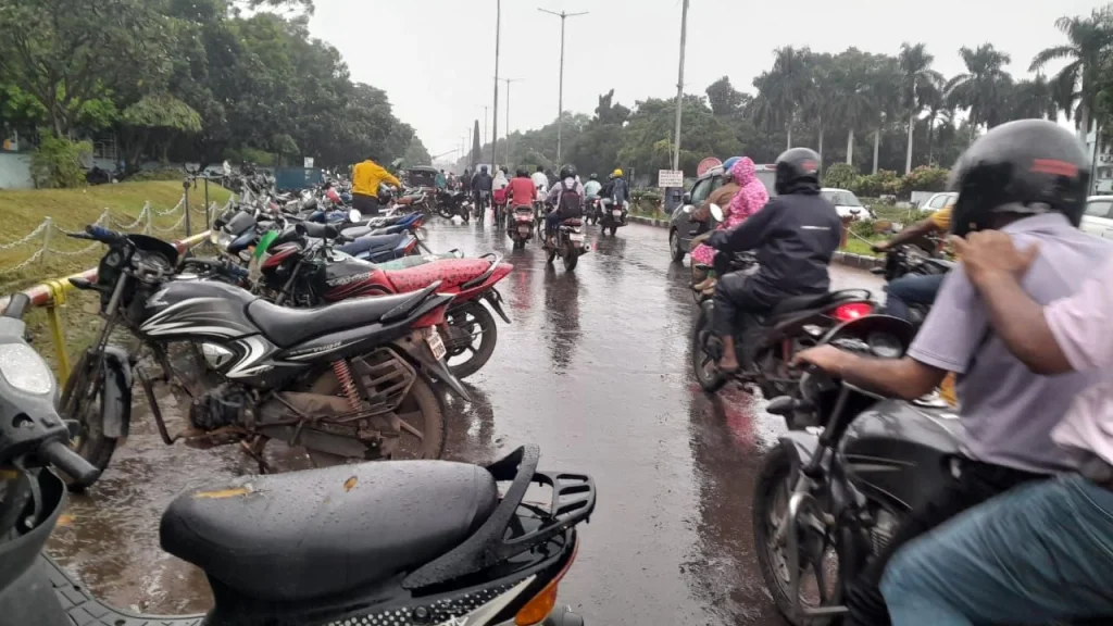 Arrangement of death from BSP Boria to main gate, now illegal parking at the main entrance