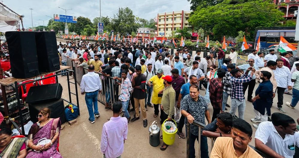 Congress angry over the arrest of MLA Devendra Yadav, protest in Durg