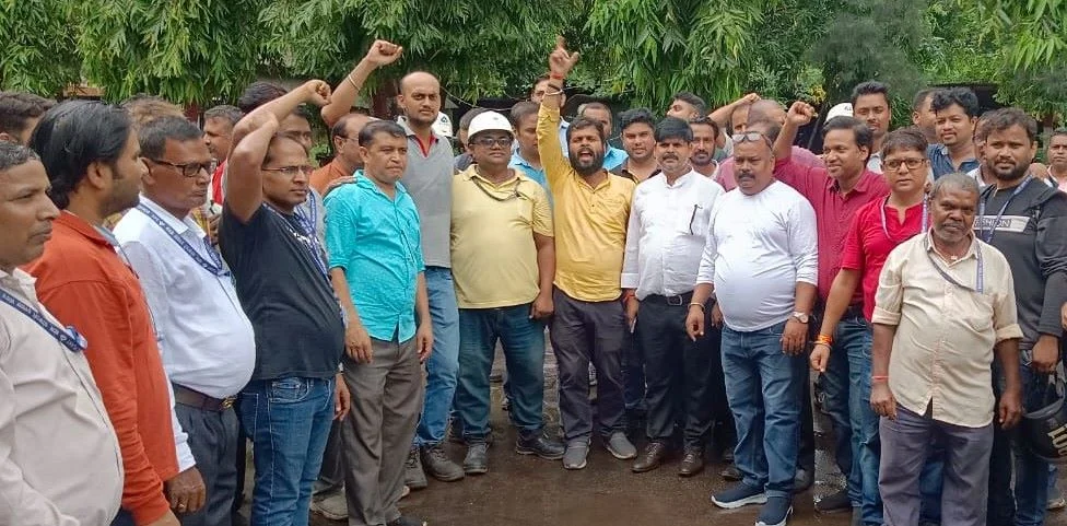 Protest of SAIL employees regarding bonus today, BAKS mashaal juloos in Bhilai-Bokaro