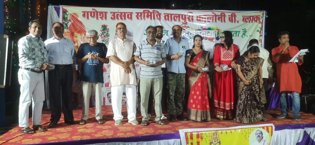 Those who contributed to environment and cleanliness in Talpuri B Block were honored