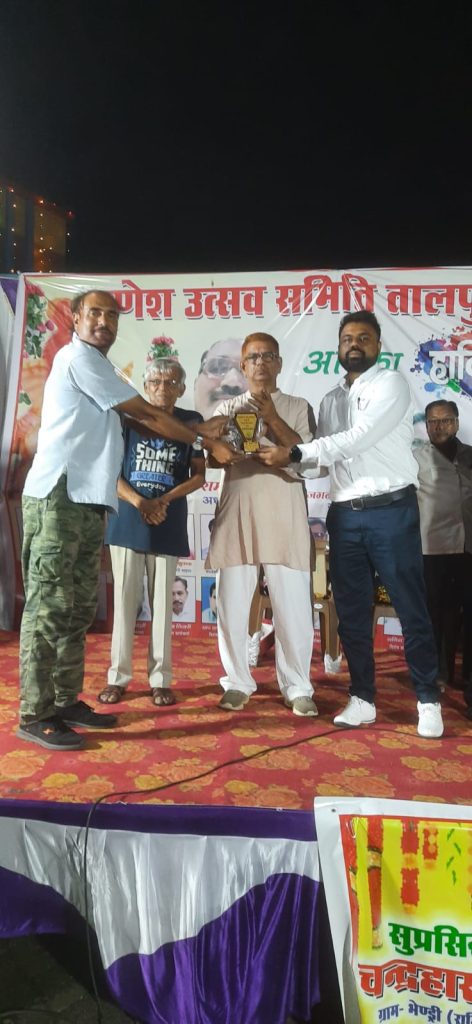 Those who contributed to environment and cleanliness in Talpuri B Block were honored