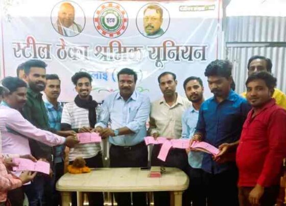 Contract workers of Bhilai Steel Plant took membership of INTUC