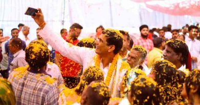 Holi Milan at MLA Devendra Yadav house, Abir-Gulal flew away, faces red with happiness