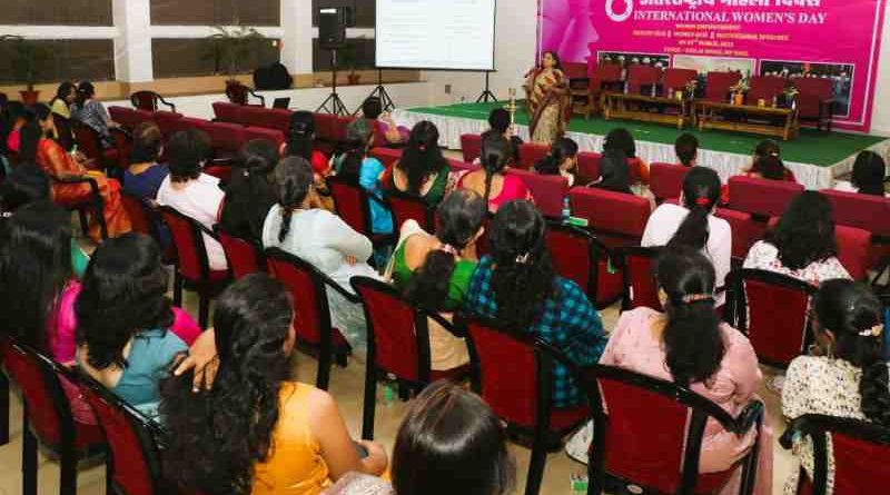 On the occasion of International Womens Day, health talk and quiz was organized in Bhilai, openly talked about health
