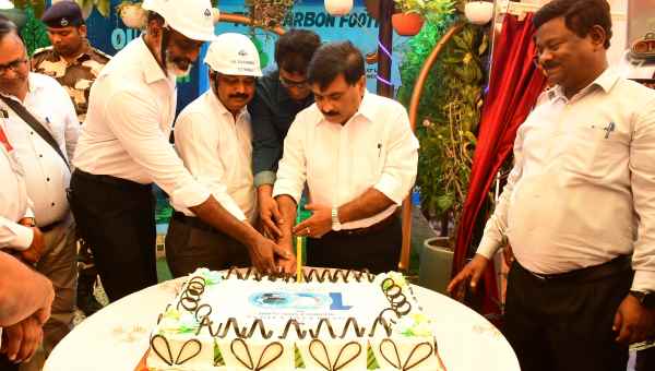 SMS of Rourkela Steel Plant created record of 100 MT crude steel production, cut cake, made park