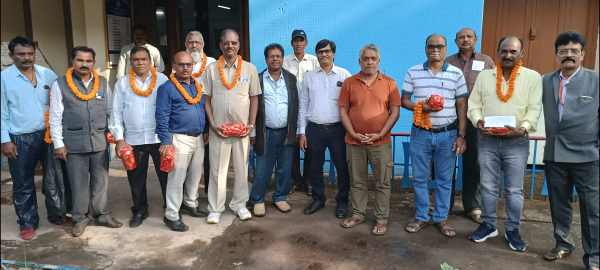 Sector-6 Credit Society gave farewell to retired personnel from SAIL BSP, handed over checks and paid tribute to the deceased employees