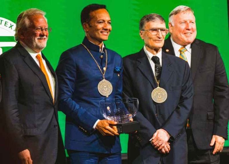 University-of-Texas-at-Dallas-Presents-Lifetime-Achievement-Award-to-Naveen-Jindal