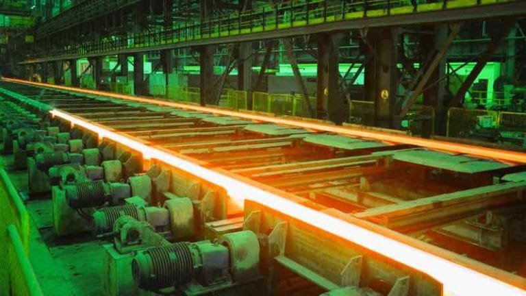 universal-rail-mill-rolling-of-130-m-long-rails