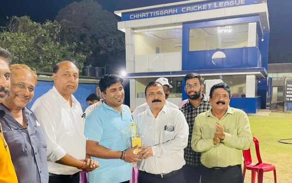 CSVTU beat UPTU in the first quarter final of Director Incharge Trophy, Umesh man of the match
