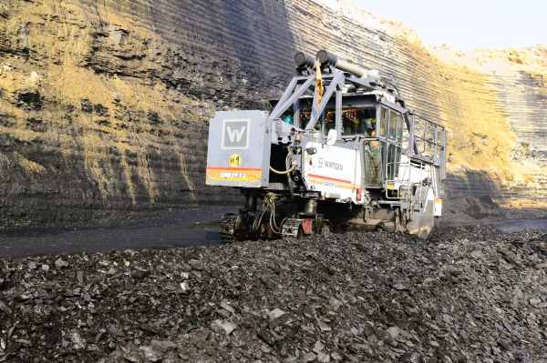 WCL creates history in Coal India, produces 64.28 MT, 11.4% more than last year, next target is 67 MT
