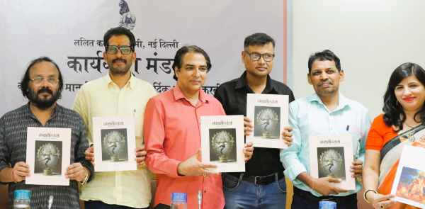 Ankush Dewangan of Bhilai Steel Plant witnessed the release of Lalit Kala Academi booklet, increased the value of BSP