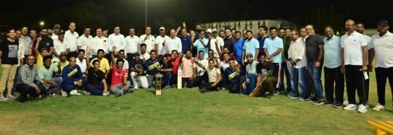 Bhilai-Steel-Plant-Sinter-Plant-Celebrating-8-80-Million-Ton-Achievement-Personnel-Got-Colored-With-Cricket
