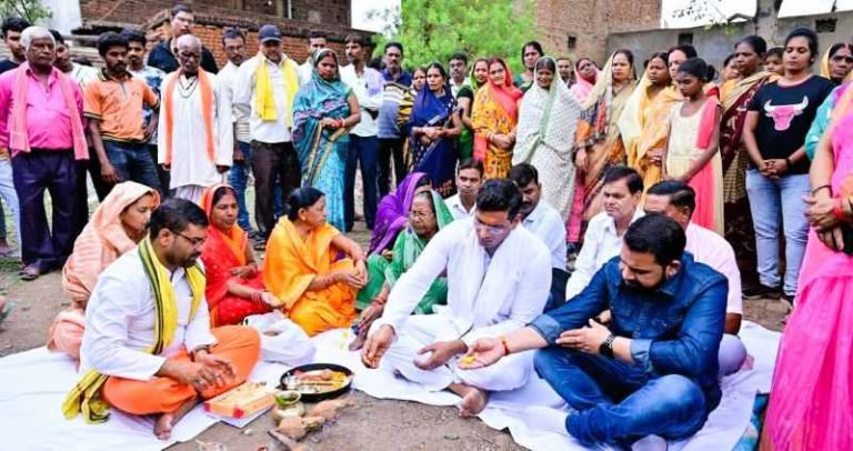 Construction-work-will-be-done-in-Ward-43-and-44-of-Khursipar-MLA-gifted-changing-picture