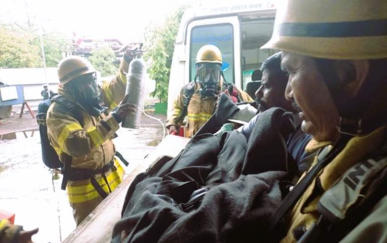 Gas-leak-in-BSP-plate-mill-2-workers-unconscious-the-trapped-laborers-were-taken-to-the-main-medical-post-this-also-happened-next…