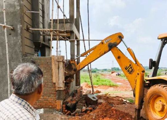Action on house owners for construction without permission, rebar, cement, brick, sand seized in Bhilai