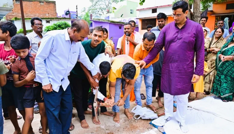 Bhilai-News-MLA-Devendra-Yadav-gave-a-big-gift-to-Ward-38_-42-and-45