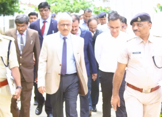 Bilaspur High Court Chief Justice Ramesh Sinha reached Central Jail, spoke to the prisoners, know the reason