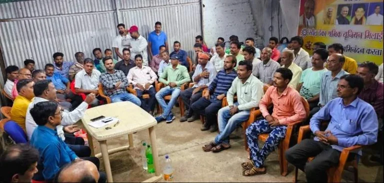 Contract-laborers-burning-with-anger-in-SAIL-steel-plant-for-their-rights-anger-will-explode-someday