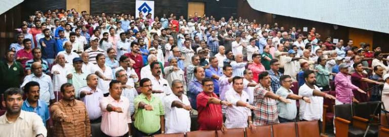 Gathering-of-contractors-of-Bokaro-Steel-Plant-know-why-BSL-management-called