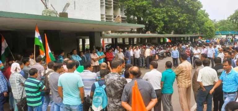 In-SAIL-only-Durgapur-Steel-Plant-employees-often-protest-at-ED-Works-and-ED-PA-office