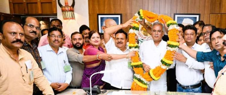 Personnel-of-Chhattisgarh-happy-with-DA-HRA-equal-to-central-employees-expressed-gratitude-to-CM-Bhupesh-Baghel