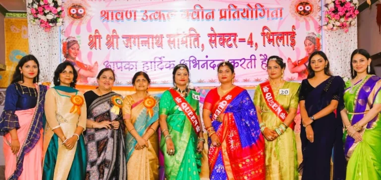 Shravan-Utkal-Queen-Competition-Manini-Rath-Sharada-Sahu-and-Saila-Dalai-winners-at-Jagannath-Temple