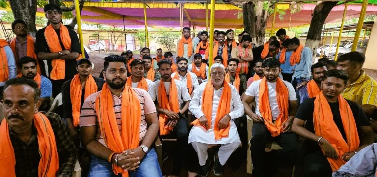 The-youth-of-Khursipar-region-entered-the-BJP