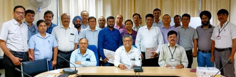 This-officer-employee-of-BSP-URM-the-department-that-built-the-world-longest-rail-track-received-the-Shiromani-Award