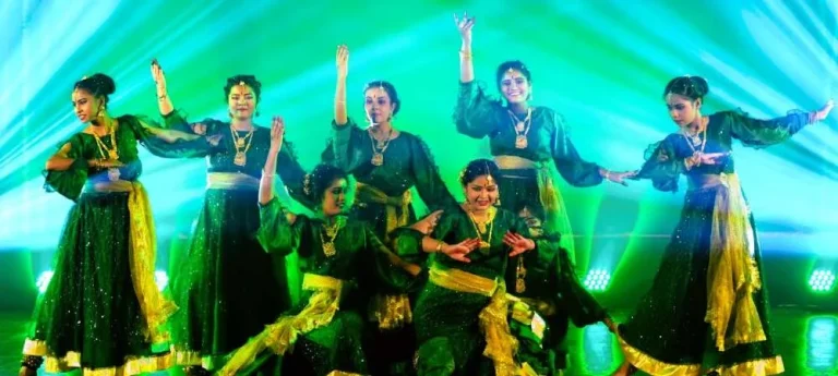 Artist-from-6-to-25-years-of-age-was-shown-the-way-by-his-work-life-philosophy-told-in-colors