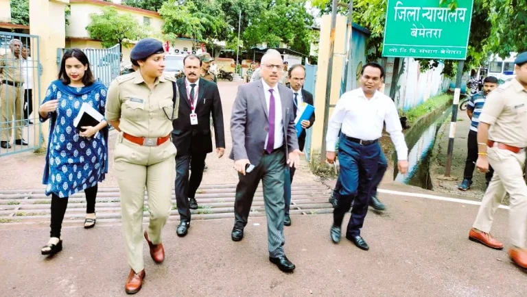 Bilaspur-High-Court-Surprise-inspection-of-Chief-Justice-Ramesh-Sinha-created-stir-in-Chhattisgarh-praise-is-being-received-everywhere
