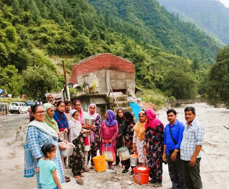 Bokaro-Steel-Plant-SAIL-worker-Manoj-reaches-as-a-helper-in-every-disaster-of-the-country-and-abroad