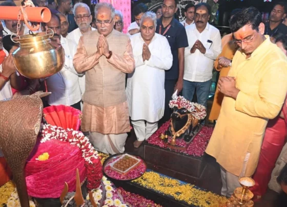 Chief Minister Bhupesh Baghel reached Sector 7 Shivdham, performed Maharudrabhishek1