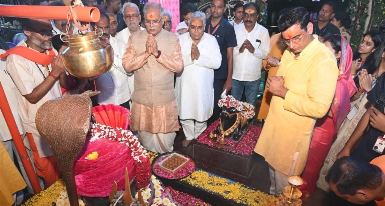 Chief-Minister-Bhupesh-Baghel-reached-Sector-7-Shivdham-performed-Maharudrabhishek1