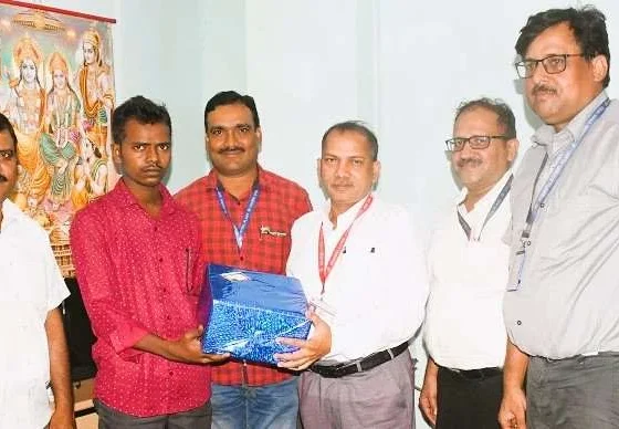 Contract laborers of Rourkela Steel Plant did not allow bottlenecks in production, got award