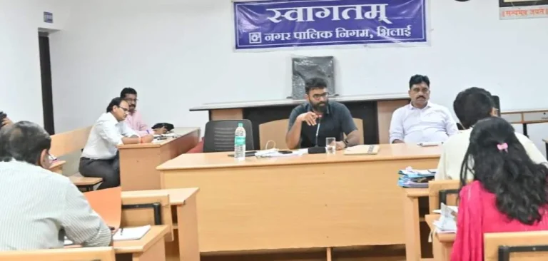 Contractors-of-Bhilai-Municipal-Corporation-will-be-blacklisted-notice-to-those-missing-from-the-meeting-and-arriving-late-1