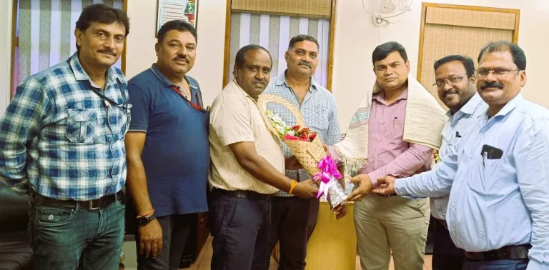 ED-PA-of-Bhilai-Steel-Plant-told-the-problem-of-contract-workers-INTUC-expressed-anger-1