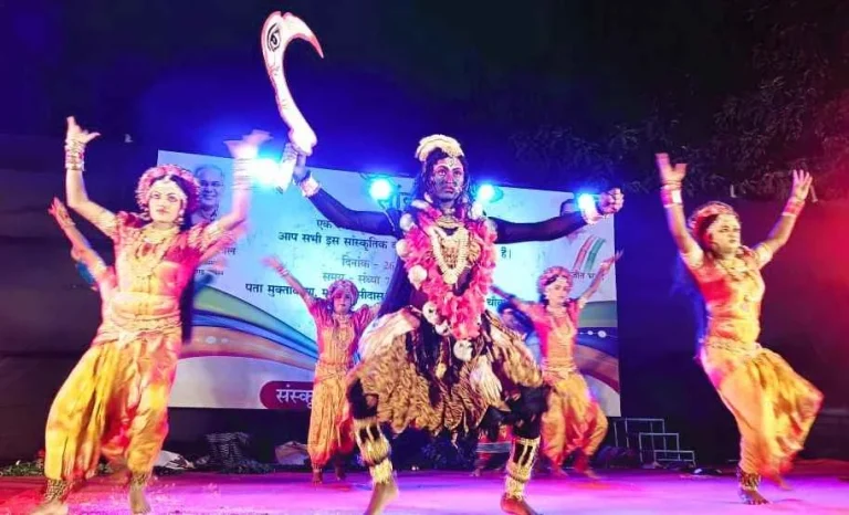 Everyone-was-stunned-to-see-this-form-of-transgenders-won-hearts-of-Raipurians