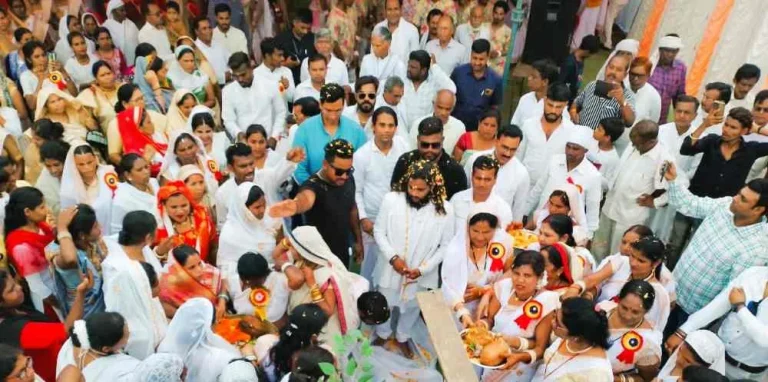 First-Mini-Mata-statue-installed-in-Bhilai-Khursipar-Satnami-communitys-guru-became-witness