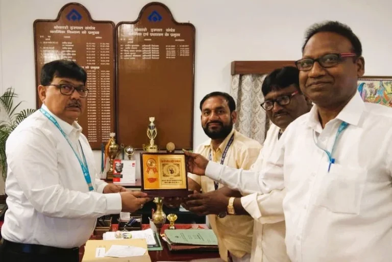 Leader-of-SC-ST-Employees-Federation-Bokaro-met-BSL-management-opened-box-of-problems