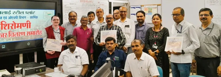 Officers-and-employees-of-BSPs-Sinter-Plant-2-received-the-Shiromani-Award