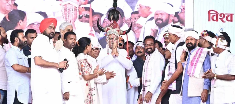 World-Tribal-Day-2023-Chief-Minister-Bhupesh-Baghel-gave-a-gift-of-Rs-637-crore-to-Bastar-district-2300-works-started