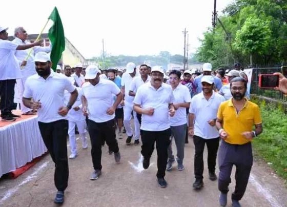 sadbhavana daud: The people of Durg ran with the administrative officials to give the message of unity, brotherhood and patriotism