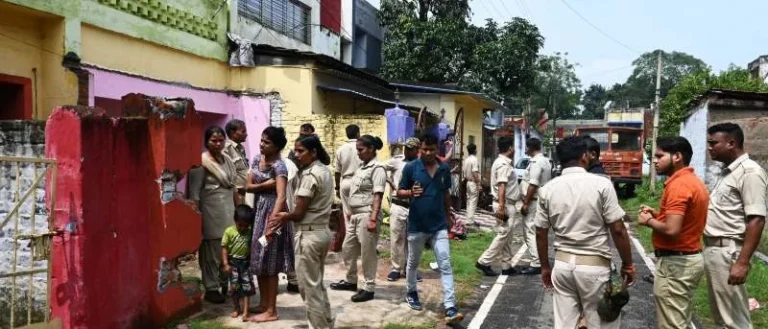 Bokaro-Steel-Plant-drives-away-encroachers-from-6-houses-signs-MoU-for-pure-water-3
