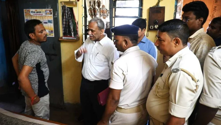 Bokaro-Steel-Plant-on-BSPs-path-to-crack-down-on-encroachers-11-houses-freed-from-encroachment-1