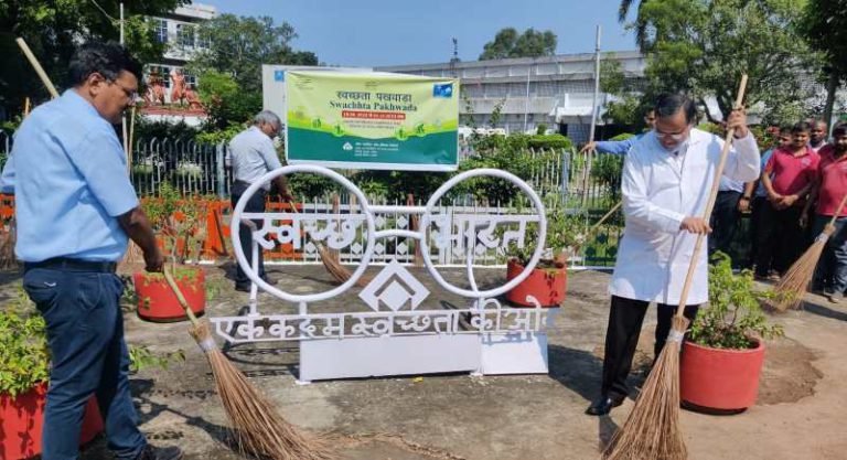 Cleanliness-campaign-started-in-BSP-Sector-9-Hospital-1