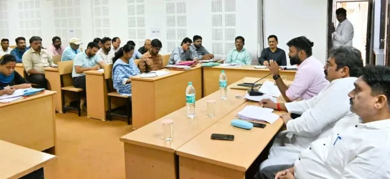 If-the-street-lights-of-Bhilai-city-are-not-improved-then-the-contractors-will-be-fined