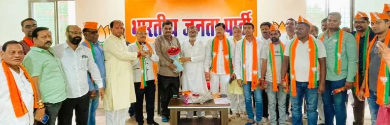 More-than-35-new-members-became-in-Bhilai-BJP-family-Brijesh-Bichpuria-gave-membership